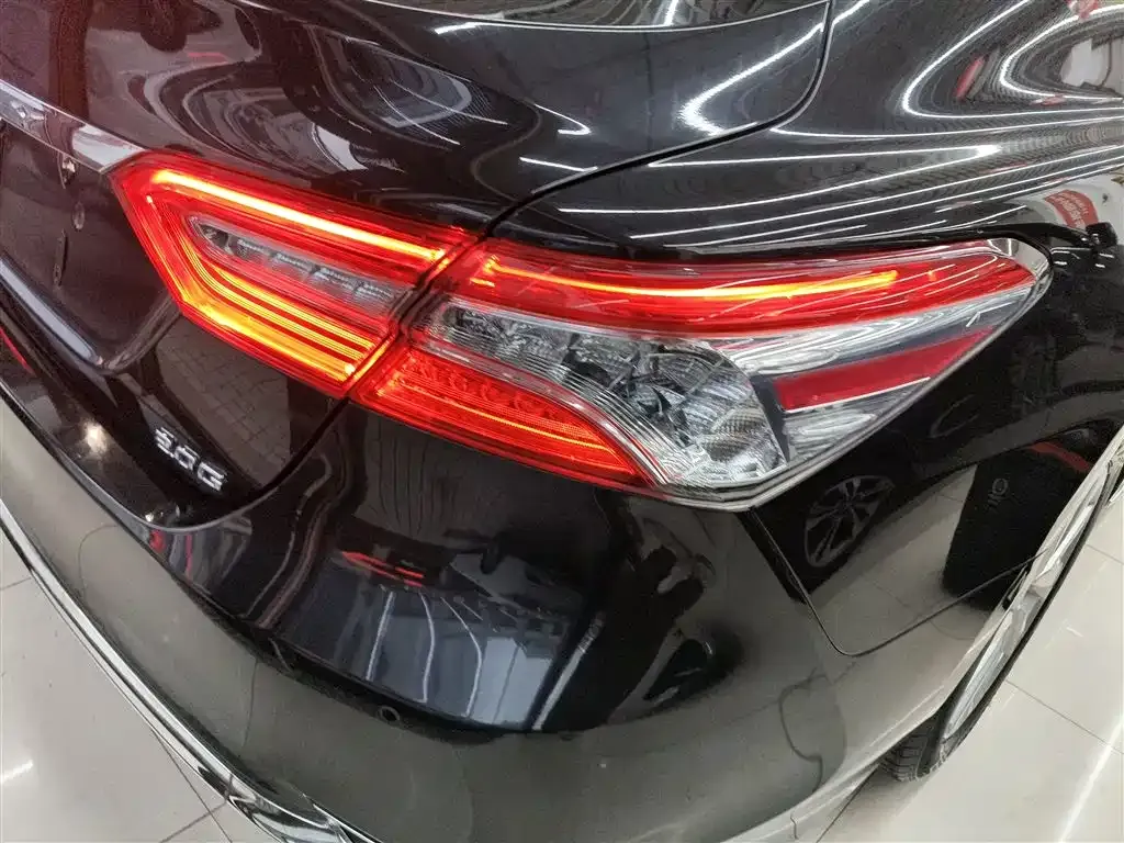 Toyota Camry — фото 7