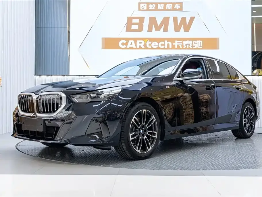 BMW 5 Series 2025 из CN, фото 1