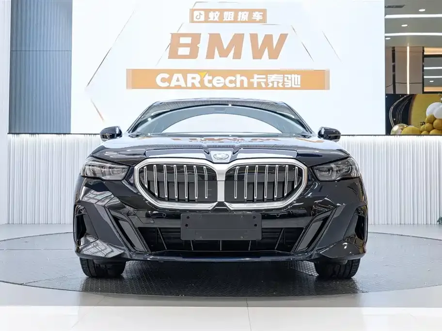 BMW 5 Series 2025 из CN, фото 4