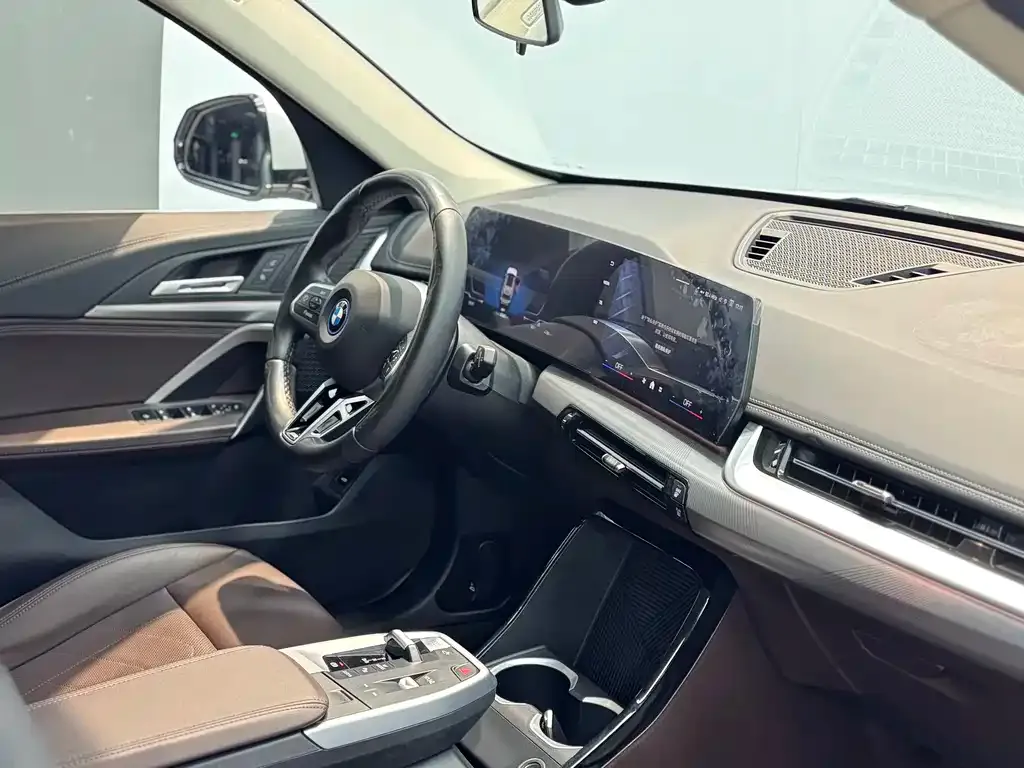 BMW iX1 2024 из CN, фото 6