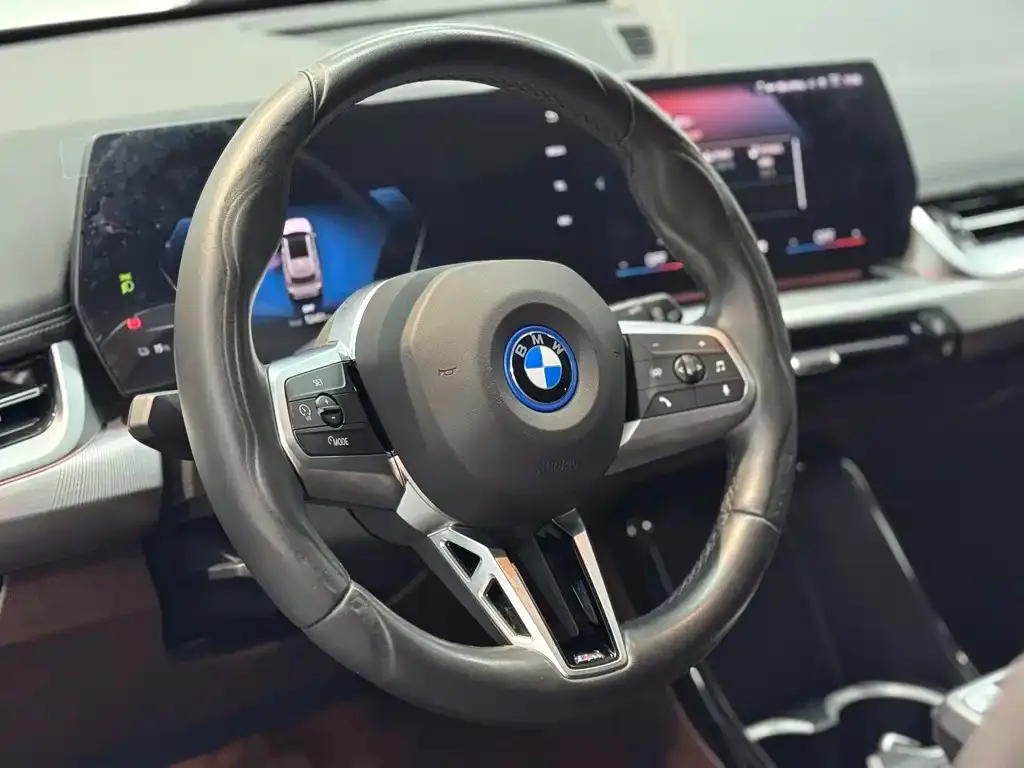 BMW iX1 2024 из CN, фото 7