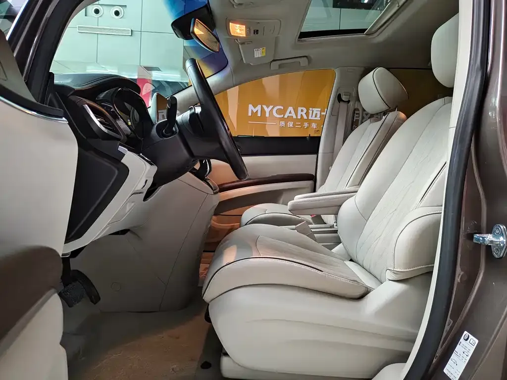 Buick GL8 2022 из CN, фото 3