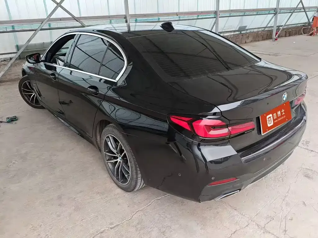 BMW 5 Series — фото 2