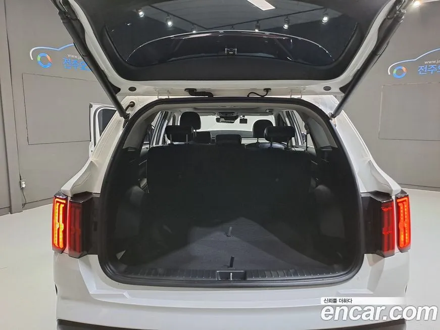 Kia Sorento — фото 8