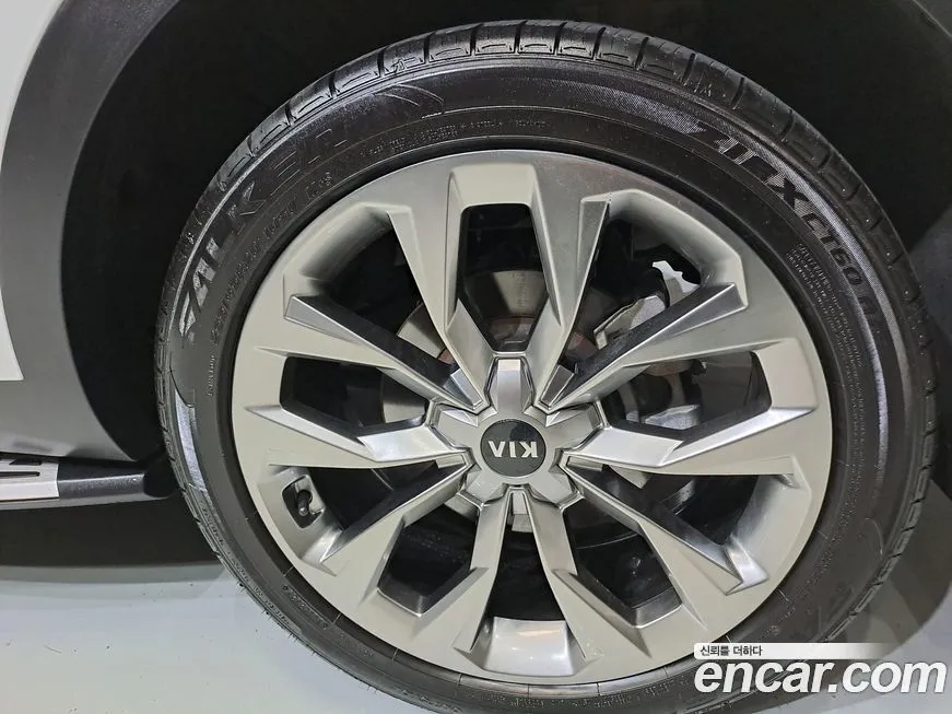 Kia Sorento — фото 7