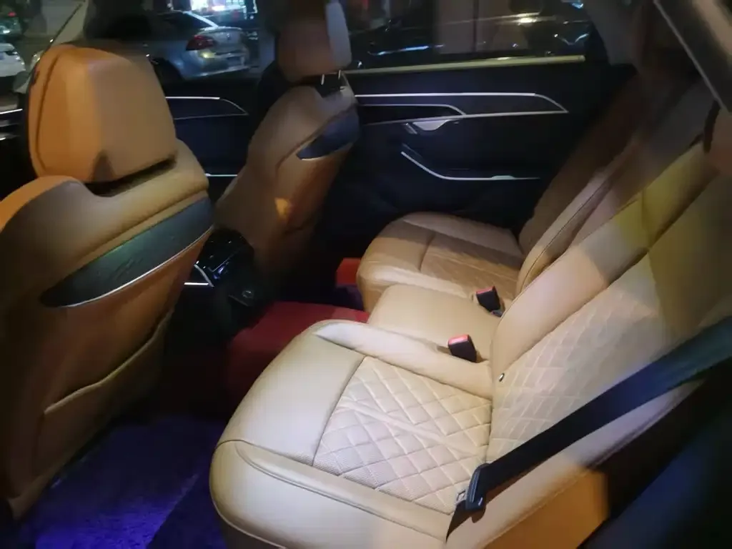 Audi A8 2023 из CN, фото 5