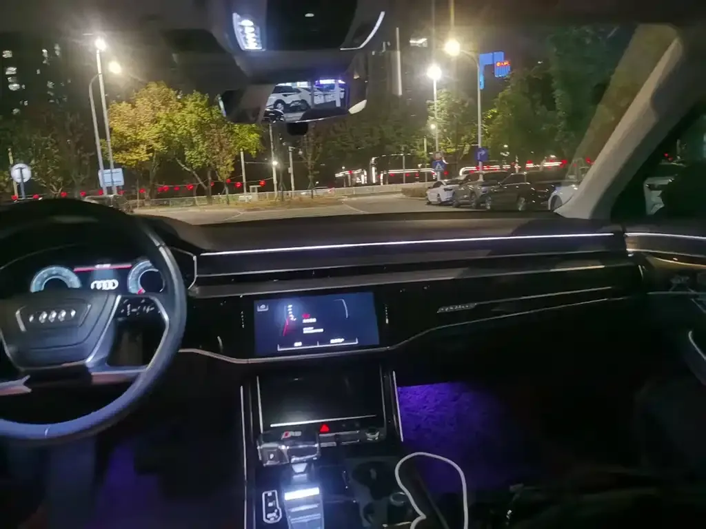 Audi A8 2023 из CN, фото 3