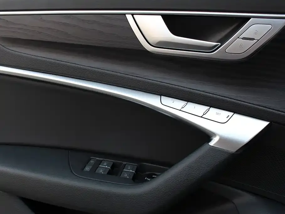 Audi A6L — фото 4