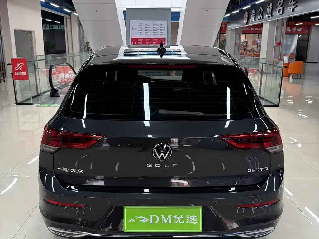 Volkswagen Golf 2023 из CN, фото 6