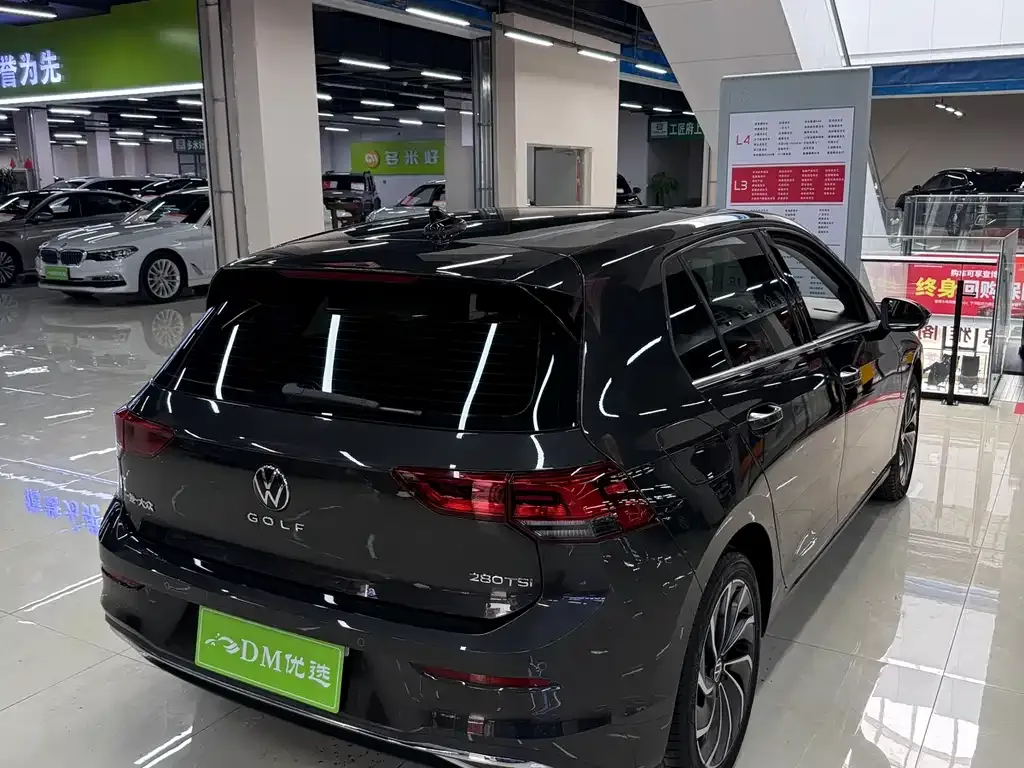 Volkswagen Golf 2023 из CN, фото 3