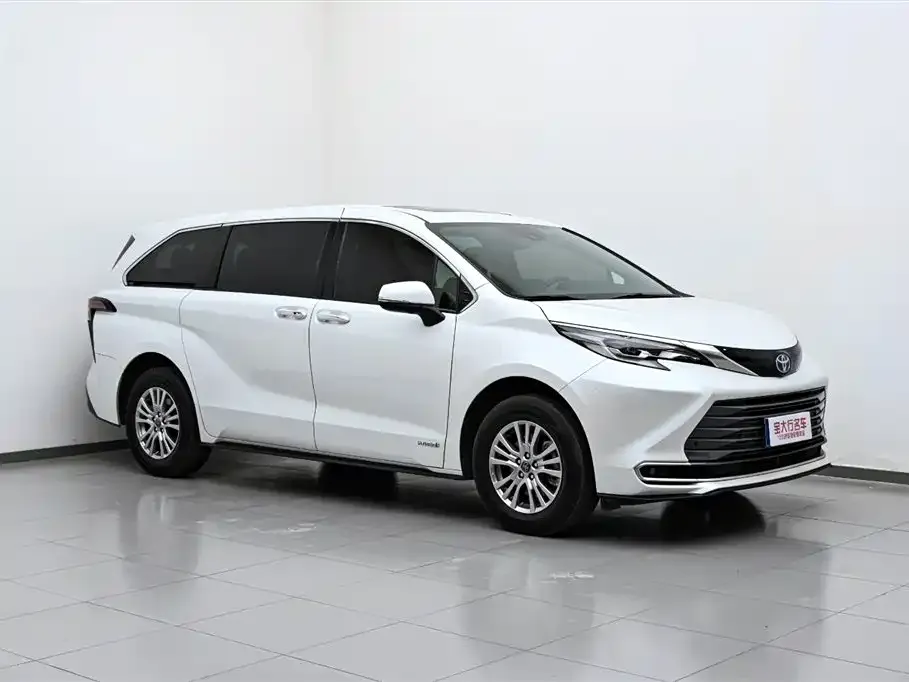 Toyota Sienna — фото 2