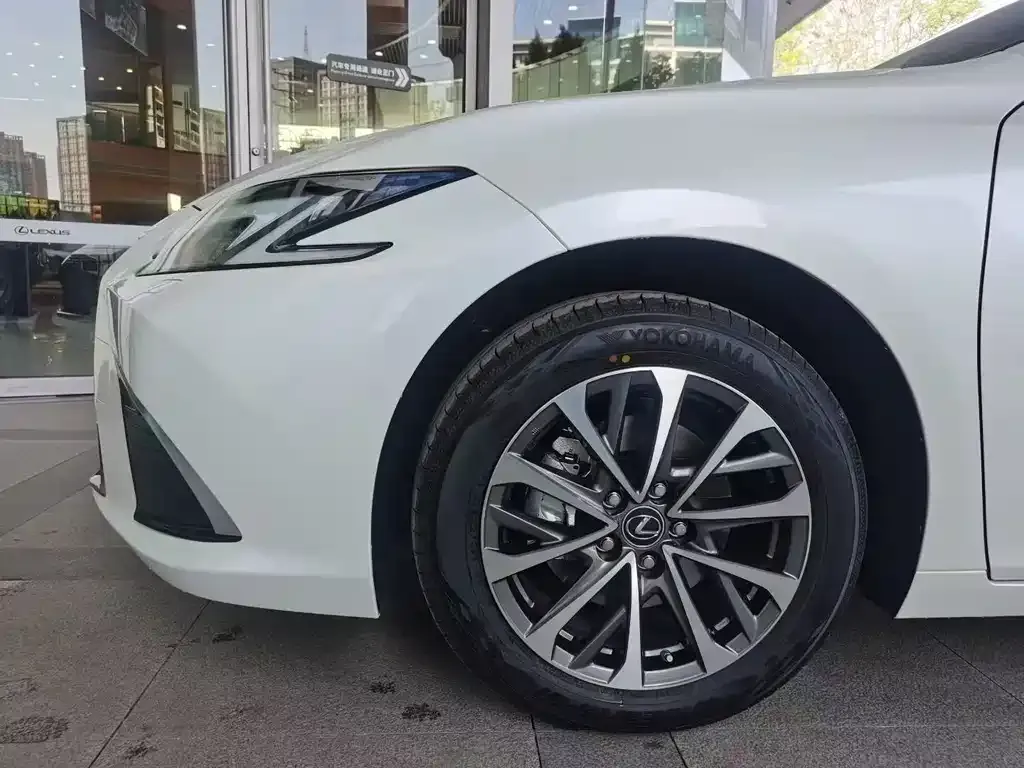 Lexus ES 2026 из CN, фото 7