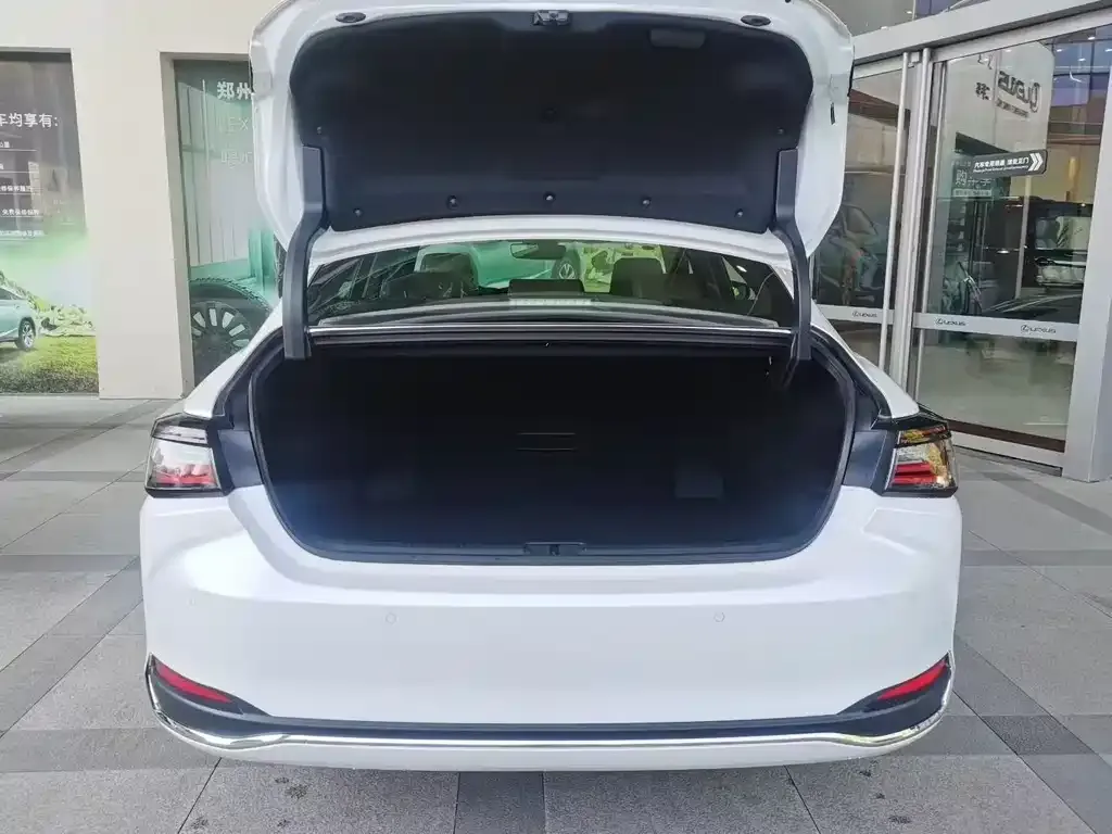 Lexus ES 2026 из CN, фото 4