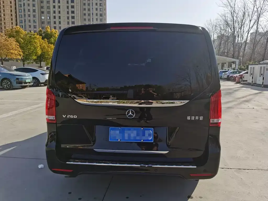 Mercedes-Benz V-Class 2024 из CN, фото 4