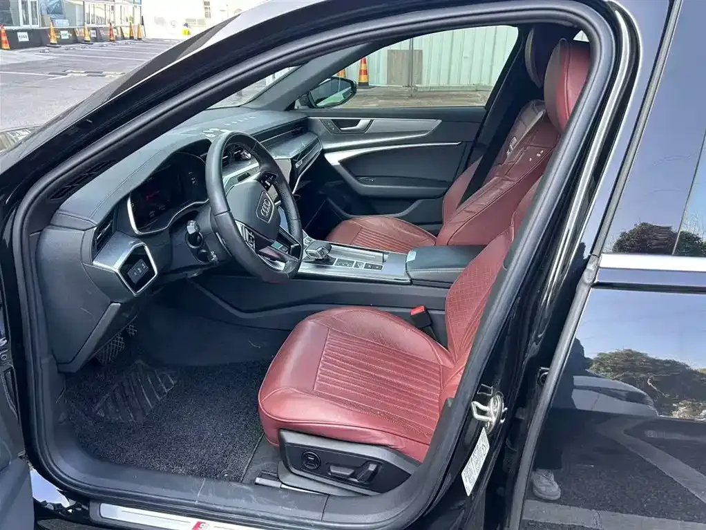 Audi A6L 2021 из CN, фото 10