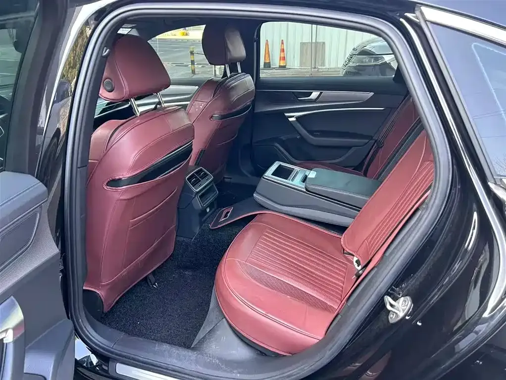 Audi A6L 2021 из CN, фото 7