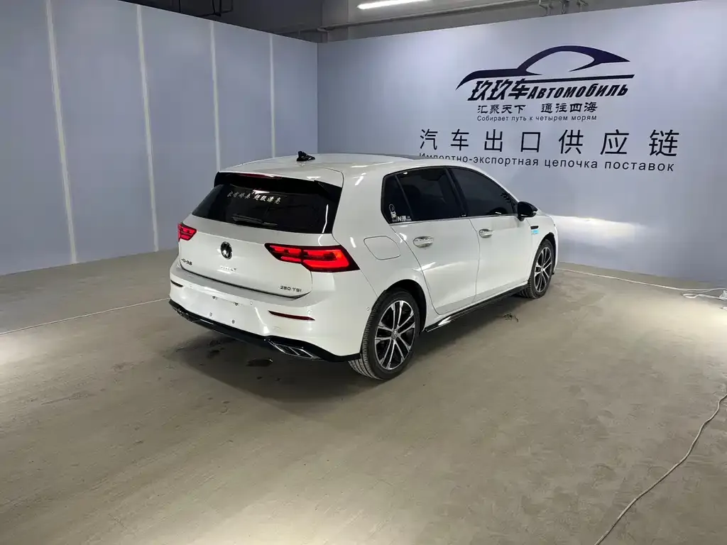 Volkswagen Golf 2023 из CN, фото 4