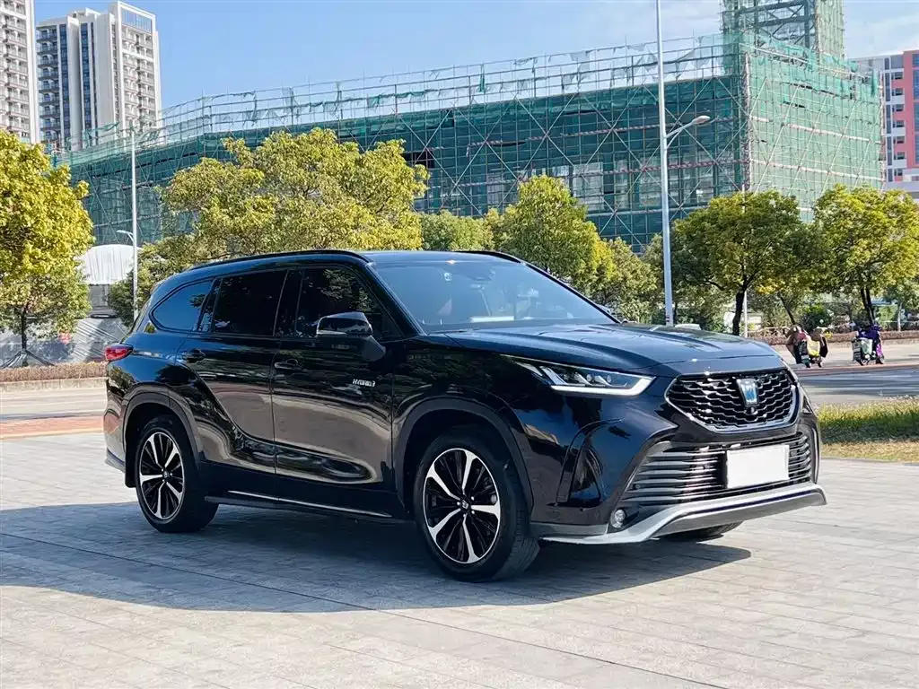 Toyota Crown Kluger 2023 из CN, фото 1