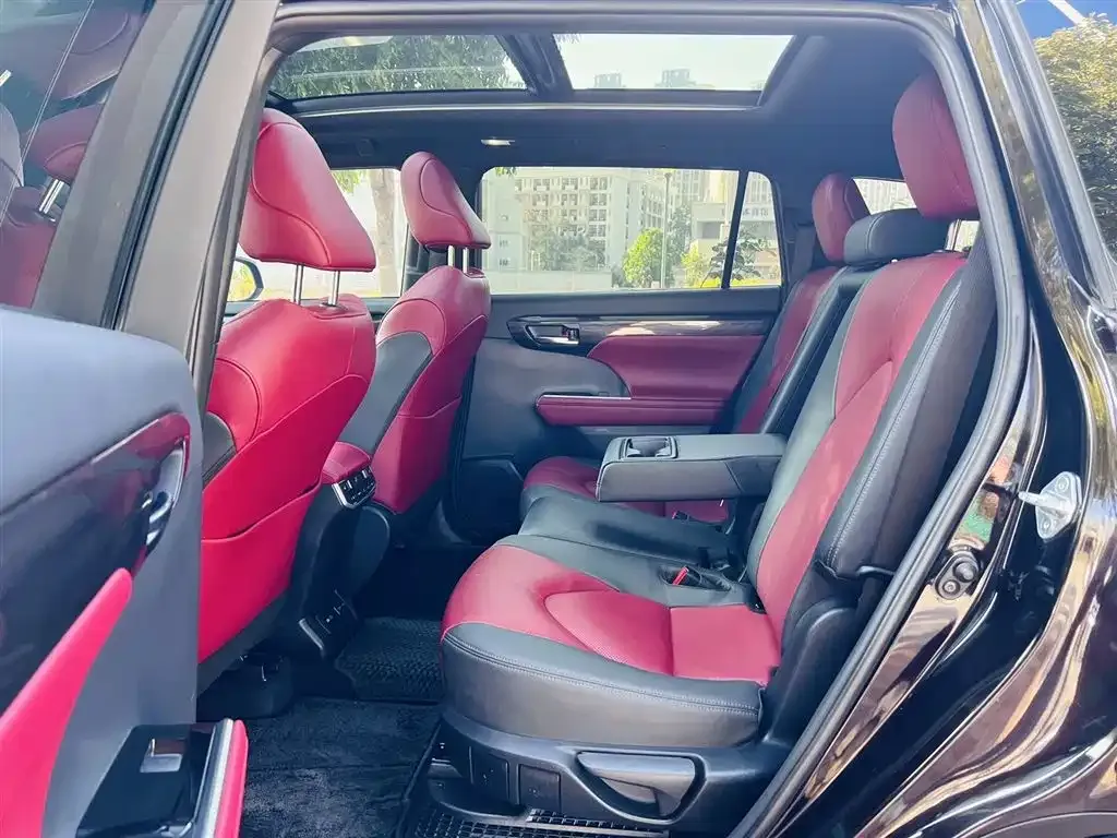 Toyota Crown Kluger 2023 из CN, фото 4