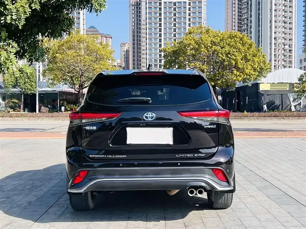 Toyota Crown Kluger 2023 из CN, фото 8