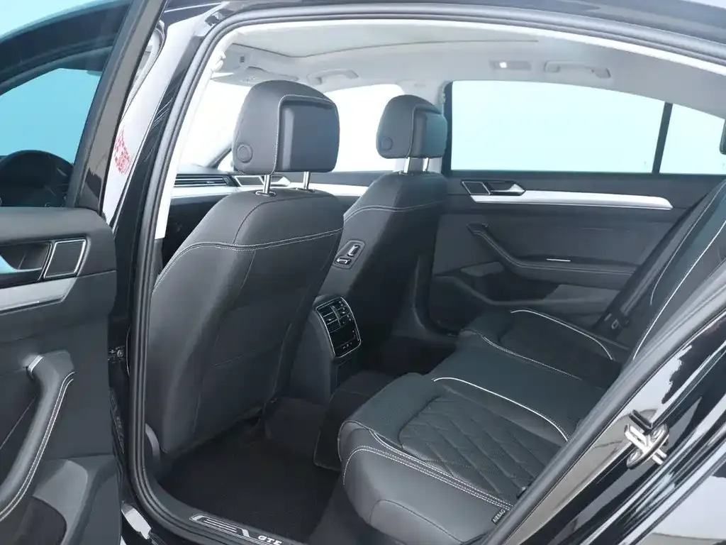 Volkswagen Magotan GTE PHEV 2024 из CN, фото 10