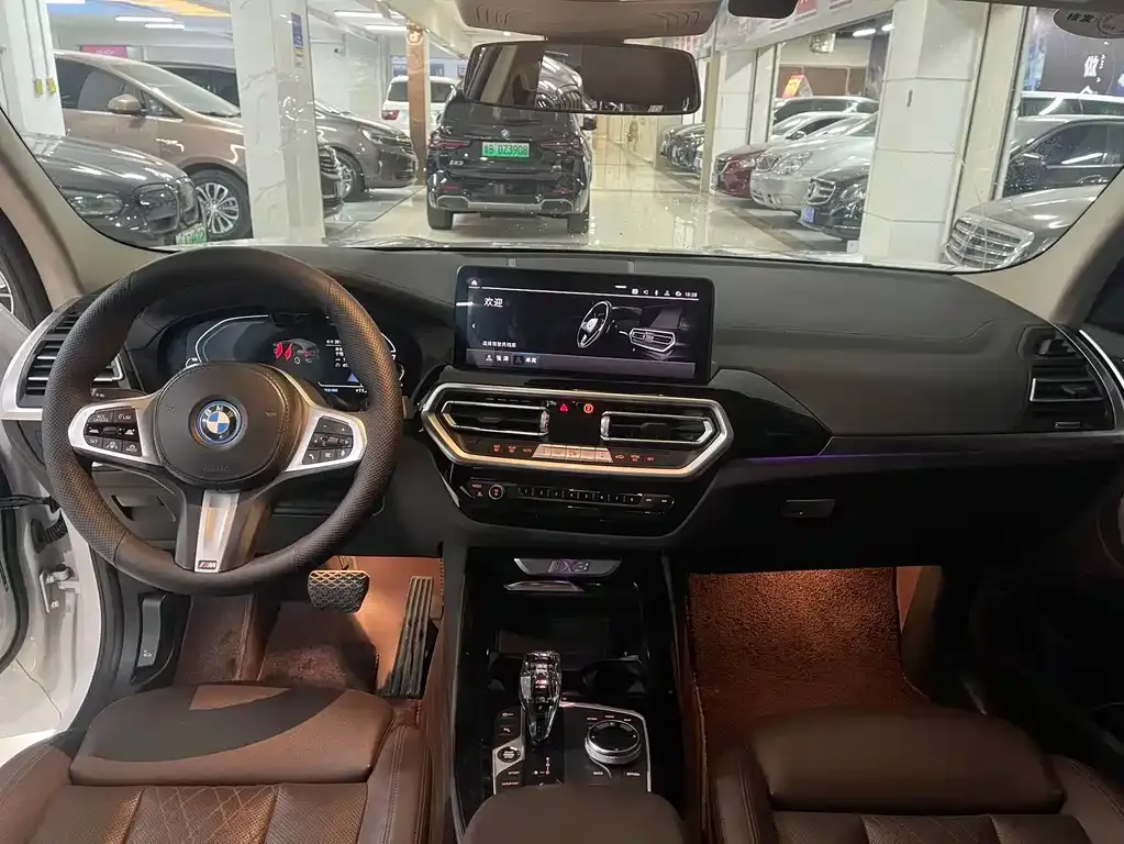 BMW iX3 — фото 4