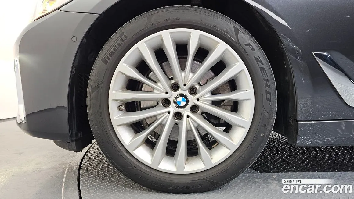 BMW 5-Series 2021 из KR, фото 8