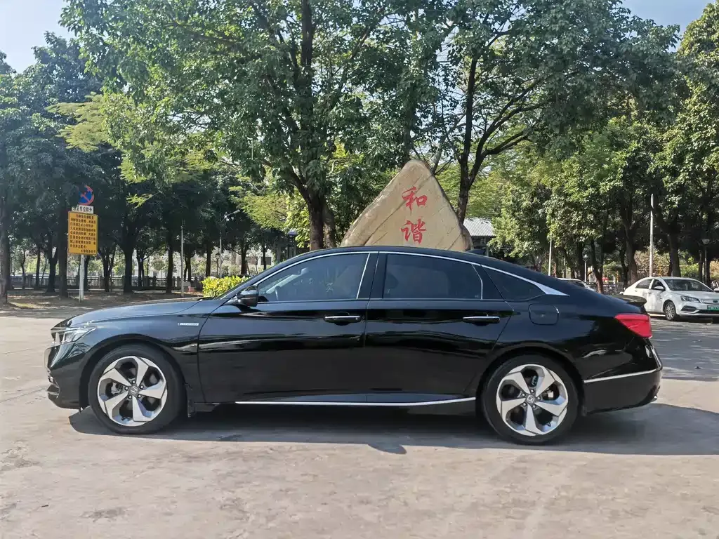 Honda Accord — фото 4
