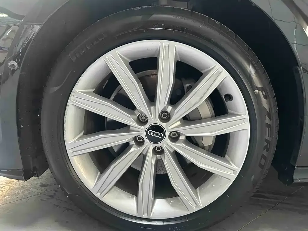 Audi A6L 2024 из CN, фото 2