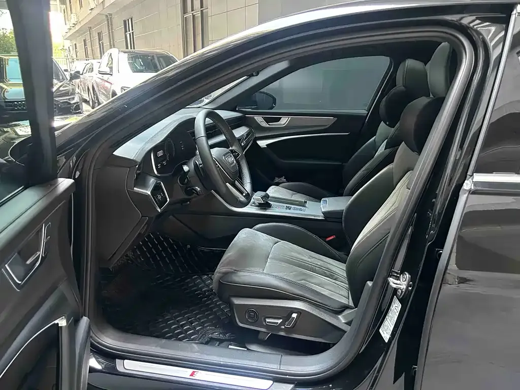 Audi A6L 2024 из CN, фото 10