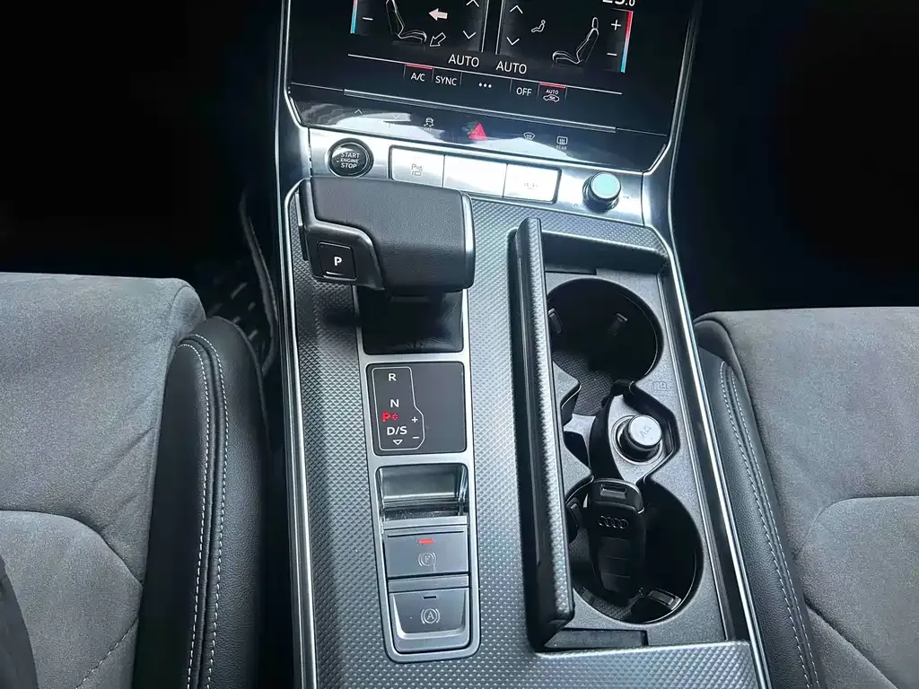 Audi A6L 2024 из CN, фото 8