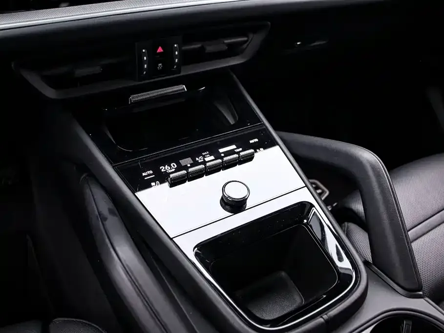 Porsche Cayenne Hybrid — фото 7