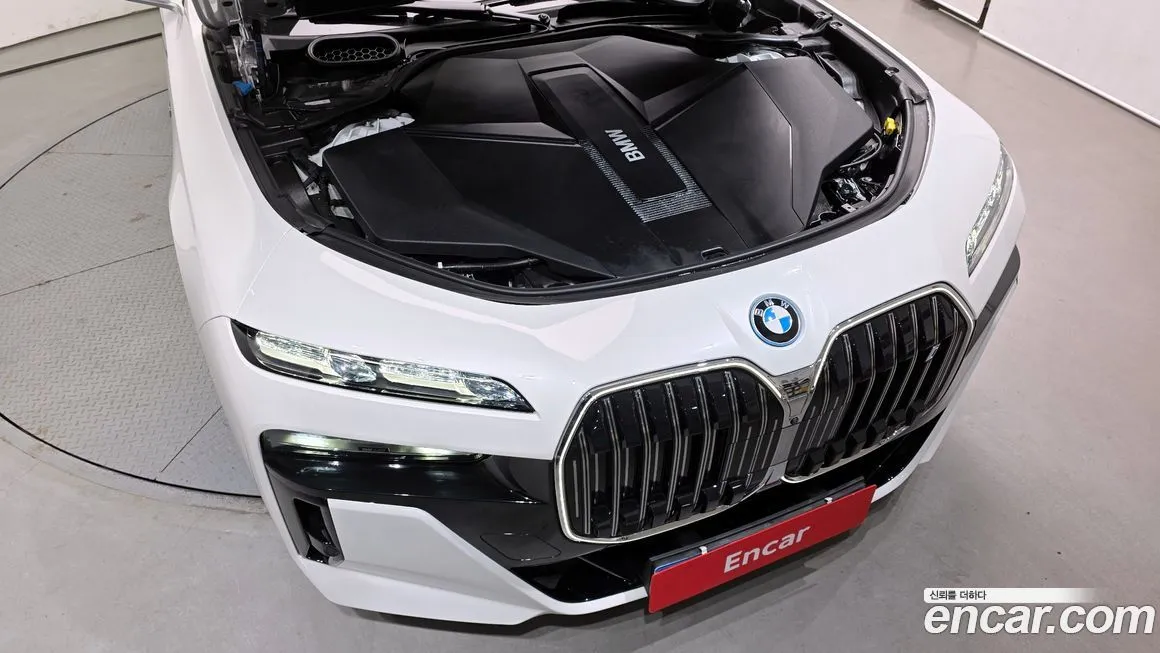 BMW i7 — фото 6