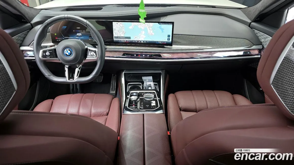 BMW i7 — фото 7