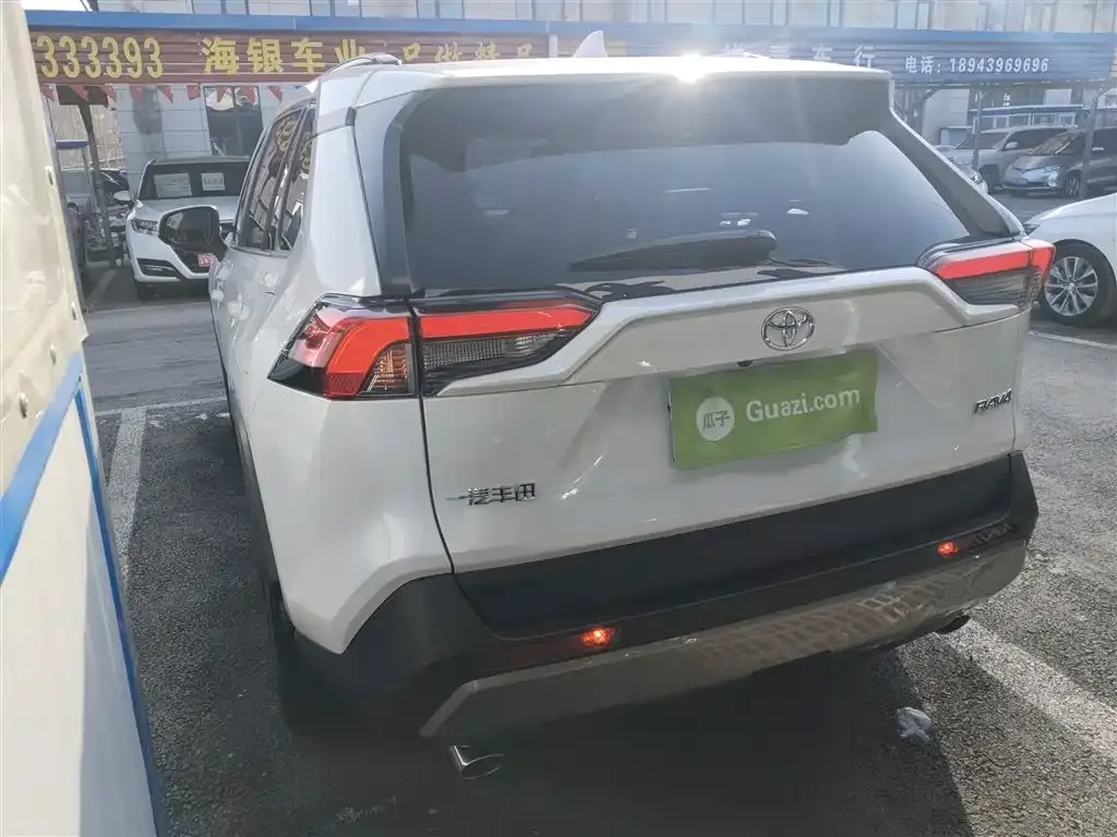 Toyota RAV4 2024 из CN, фото 4