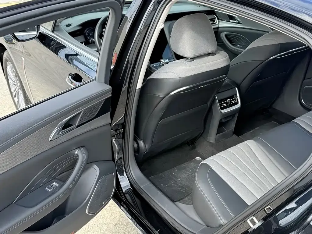Hongqi H5 2024 из CN, фото 5
