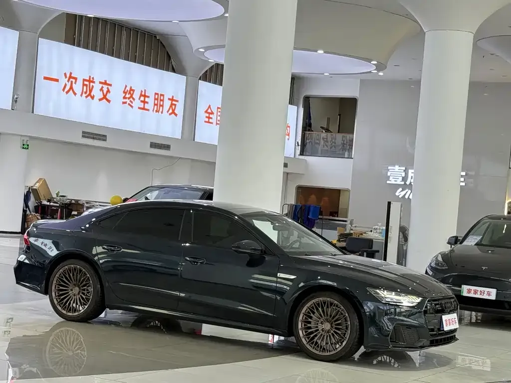 Audi A7L 2023 из CN, фото 9