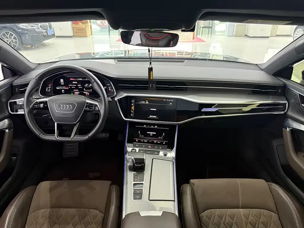 Audi A7L 2023 из CN, фото 7