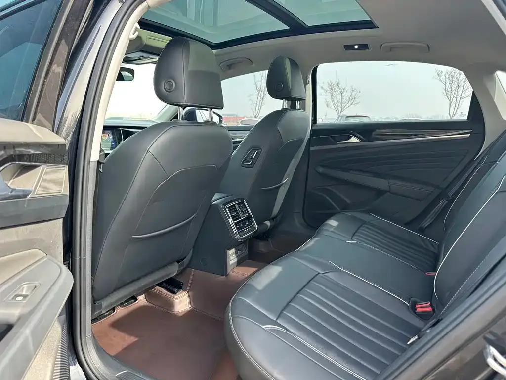 Volkswagen Passat — фото 4
