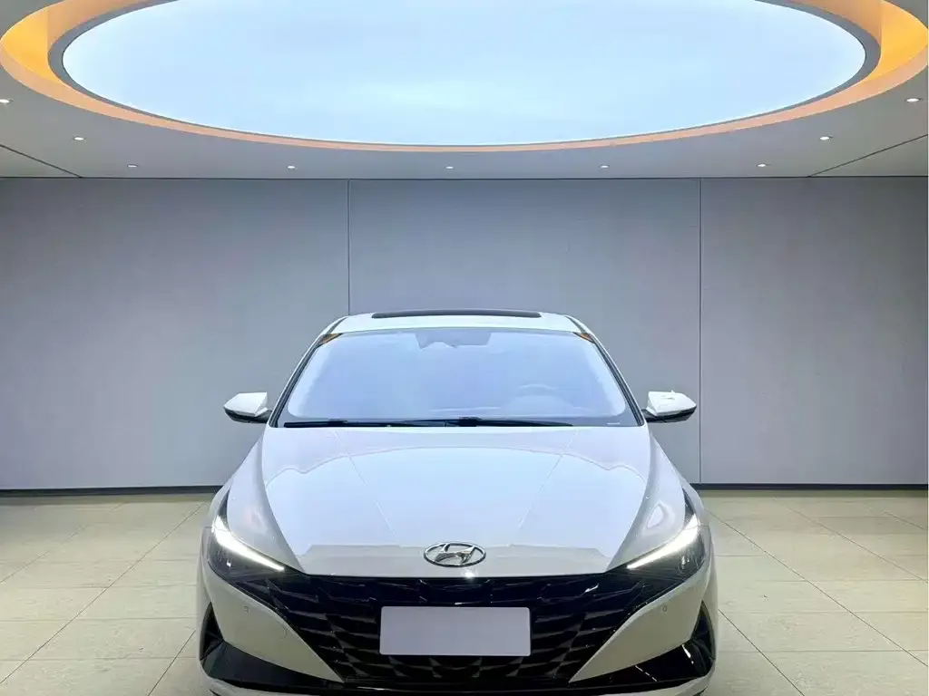 Hyundai Elantra — фото 6