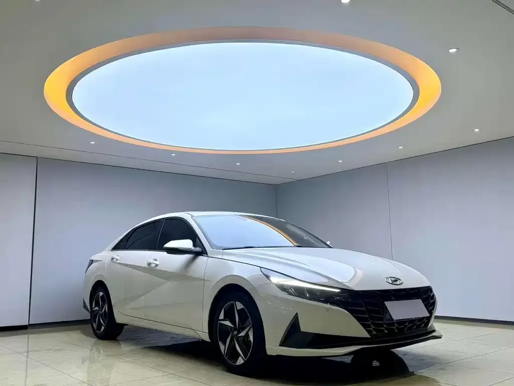 Hyundai Elantra — фото 7