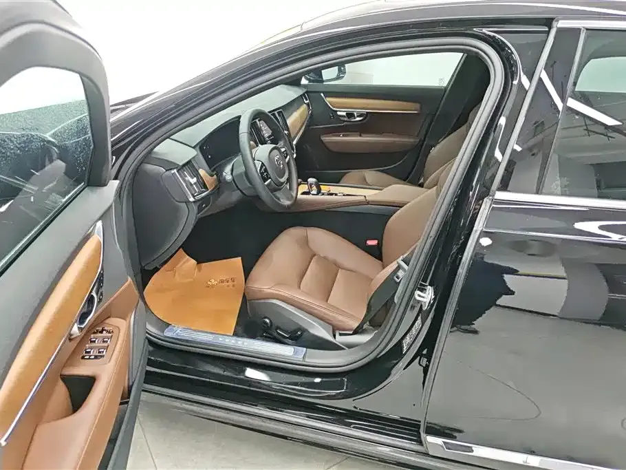Volvo S90 2024 из CN, фото 8
