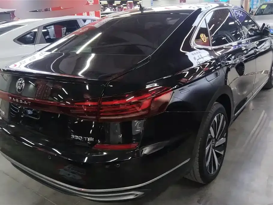 Volkswagen Passat 2023 из CN, фото 4