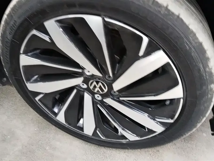 Volkswagen Passat 2023 из CN, фото 3