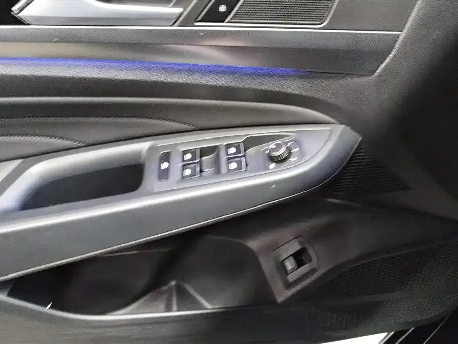 Volkswagen Passat 2023 из CN, фото 6