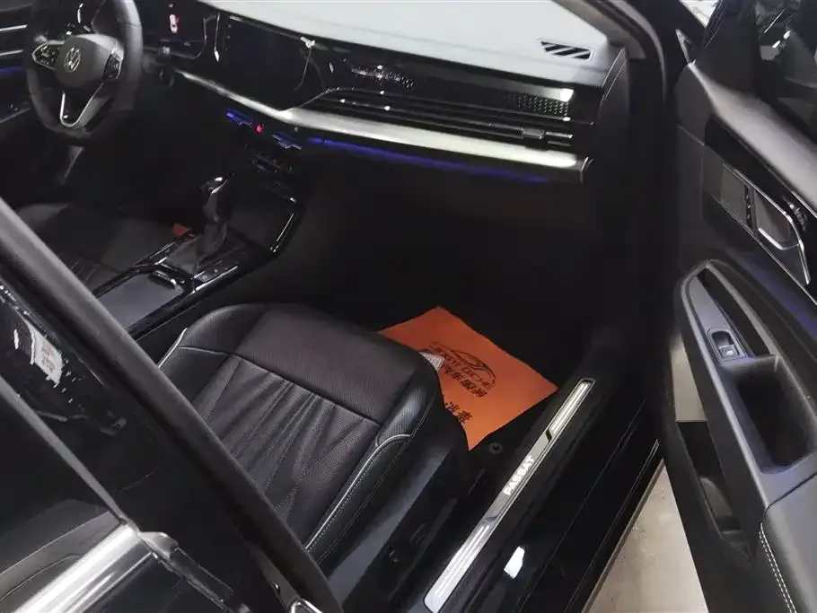 Volkswagen Passat 2023 из CN, фото 2