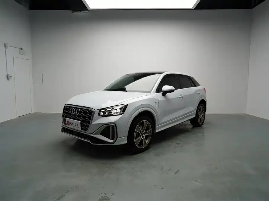 Audi Q2L 2023 из CN, фото 1