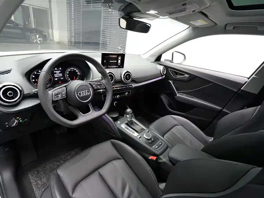 Audi Q2L 2023 из CN, фото 2