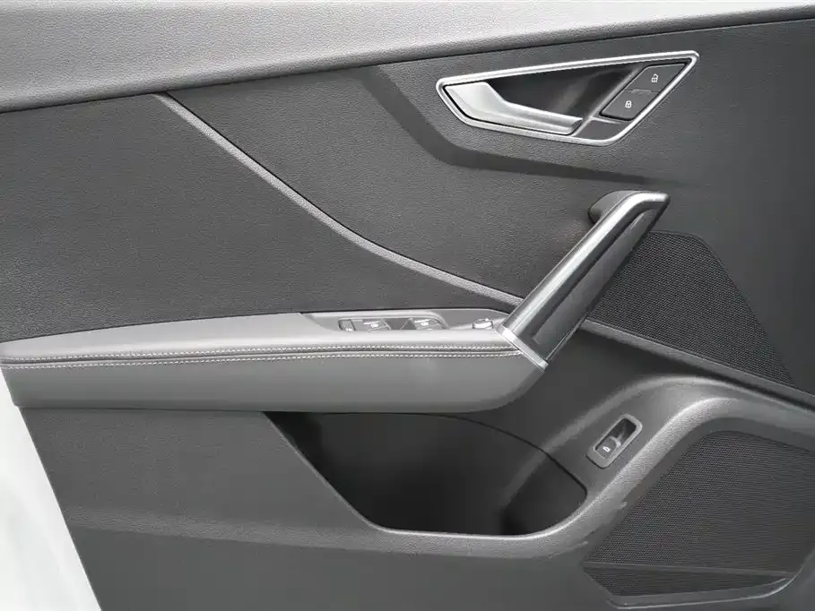Audi Q2L 2023 из CN, фото 10