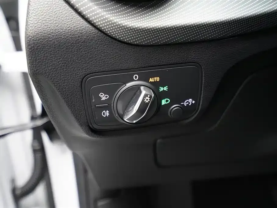 Audi Q2L 2023 из CN, фото 8